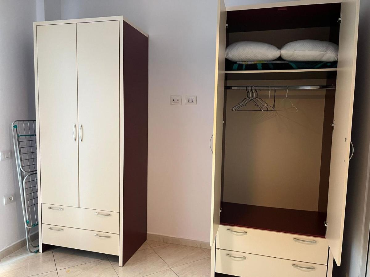 Lungomare Vlore Con Garage Privato 2 Apartman Kültér fotó